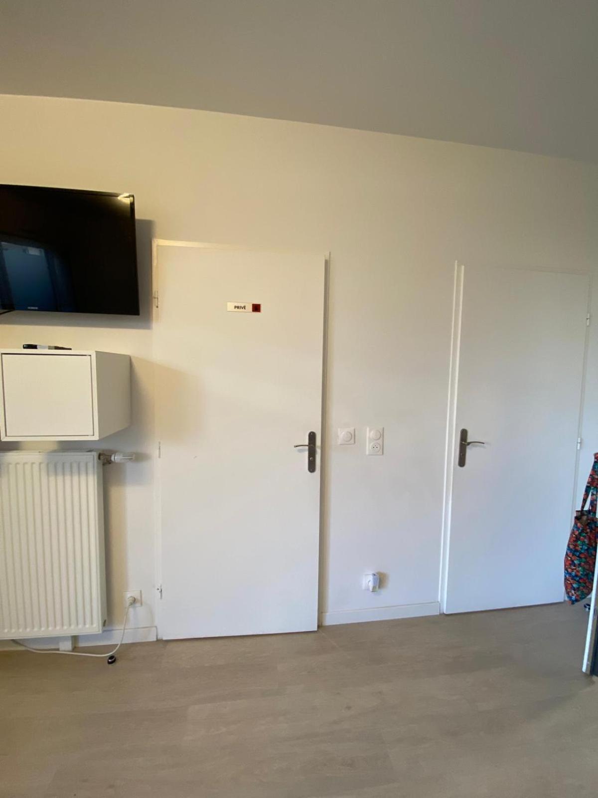 Spacieux Appart Terrasse Metro Hopital 4Pers Wifi Вилжуиф Екстериор снимка