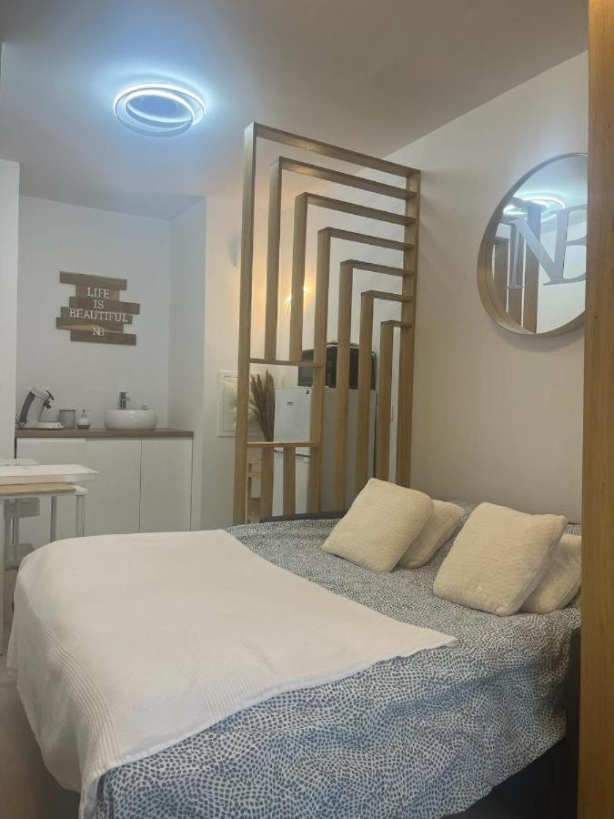 Spacieux Appart Terrasse Metro Hopital 4Pers Wifi Вилжуиф Екстериор снимка